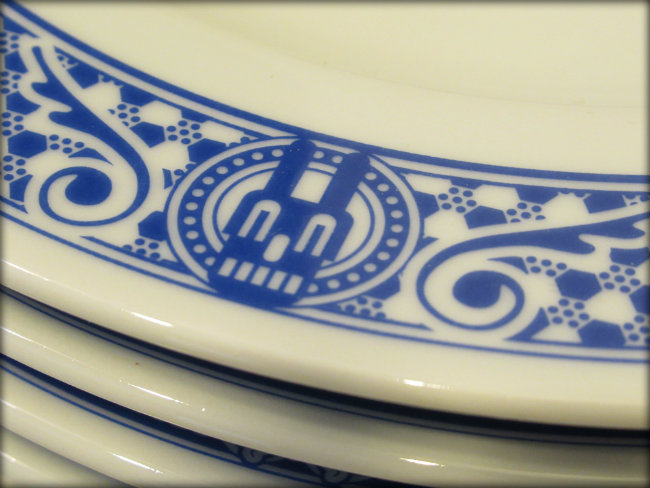 Best Blue Willow Porcelain Chinaware Calamityware Plate 3: Sea Monster, 1 Plate