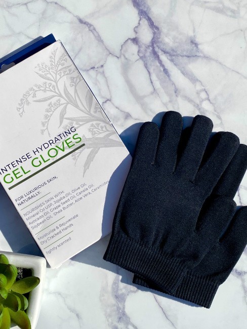 NatraCure Intense Hydrating Gel Gloves MultiWinner Giveaway ~ Ends 12/15 @NatraCure @DeliciouslySavv #MySillyLittleGang 