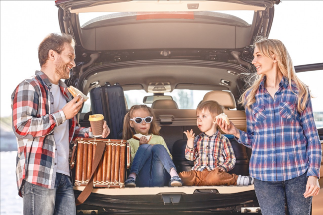 7 ESSENTIAL DRIVING TIPS FOR YOUR NEXT FAMILY ROAD TRIP